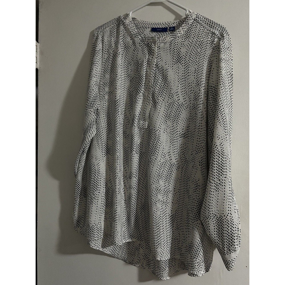 Apt. 9 White with Black Polka Dot Blouse, Size XL preowned in great condition